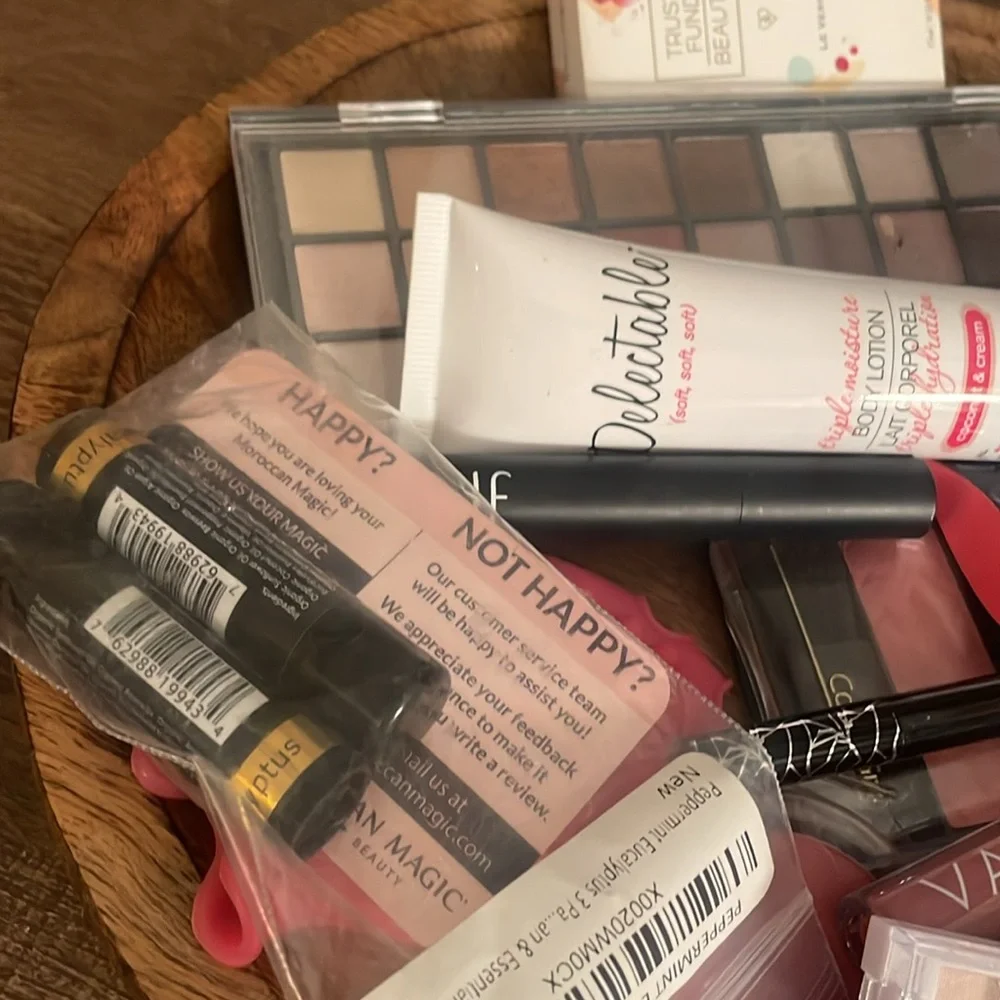 Makeup Cosmetics Beauty Supply Collection OFRA KINSHIP PEEK BAHAMA MAMA Samples